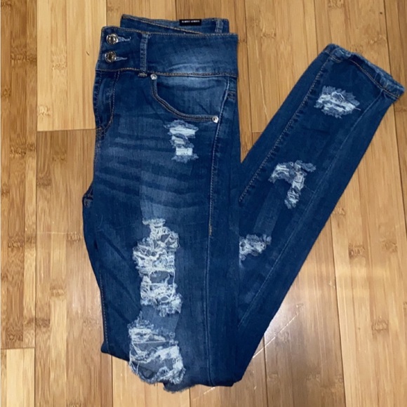 Distressed/Ripped Jeans - Picture 2 of 4